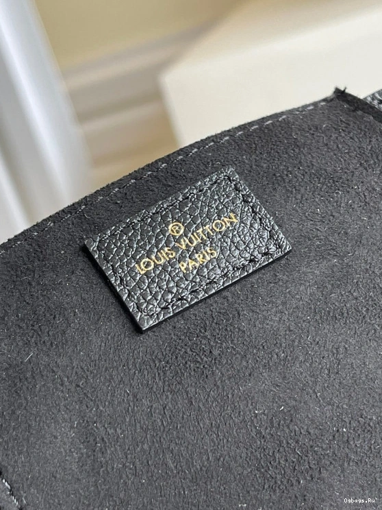 VUITTON PETIT LOUIS PLAT SAC 1224